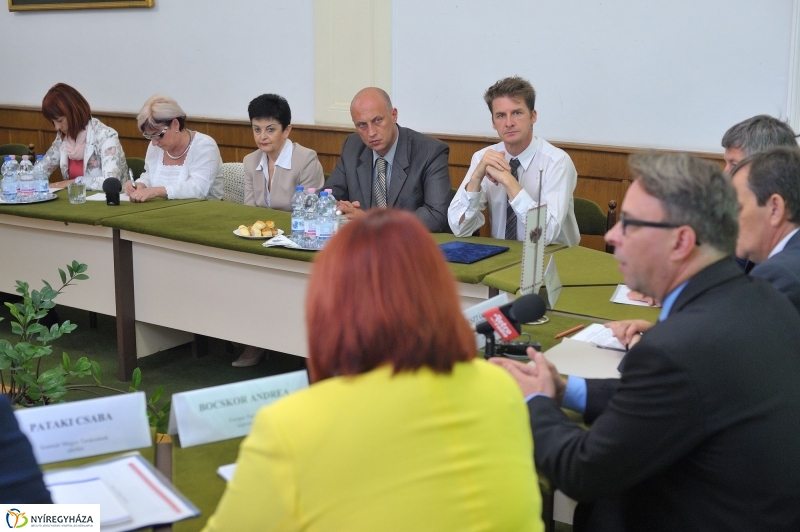 Határmenti konferencia Nyíregyházán - fotó Szarka Lajos