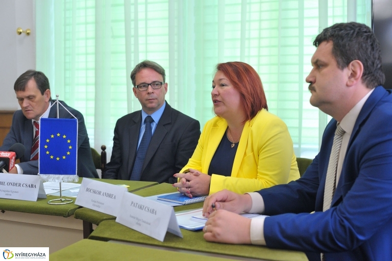 Határmenti konferencia Nyíregyházán - fotó Szarka Lajos