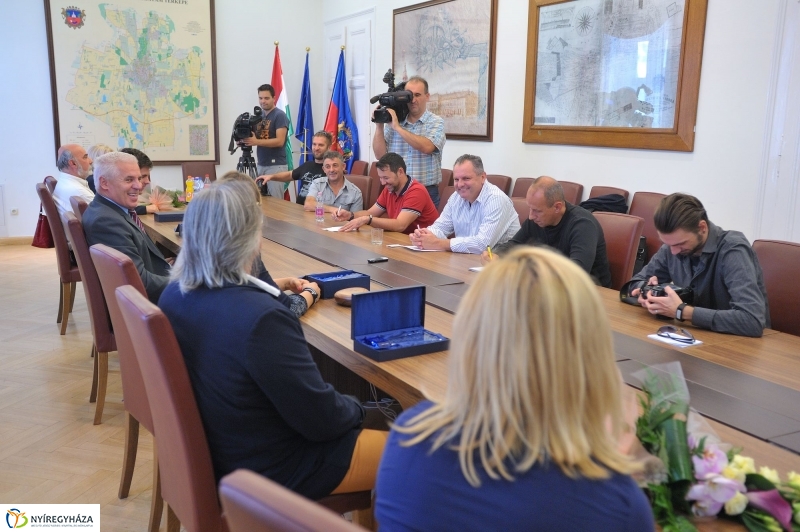 Olimpikonok a Városházán - fotó Szarka Lajos