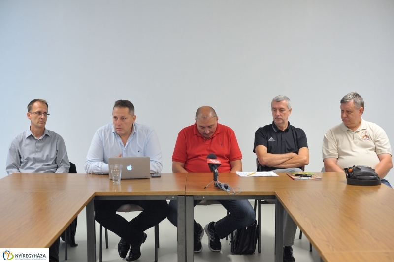 Mentőöv a kosarasoknak - fotó Szarka Lajos