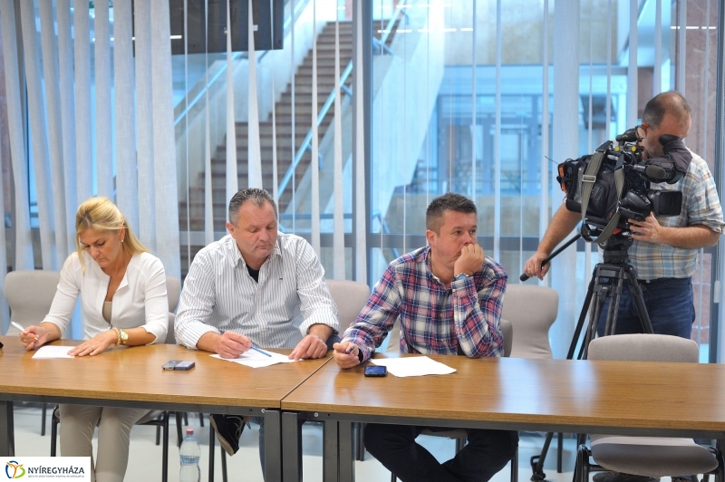 Mentőöv a kosarasoknak - fotó Szarka Lajos