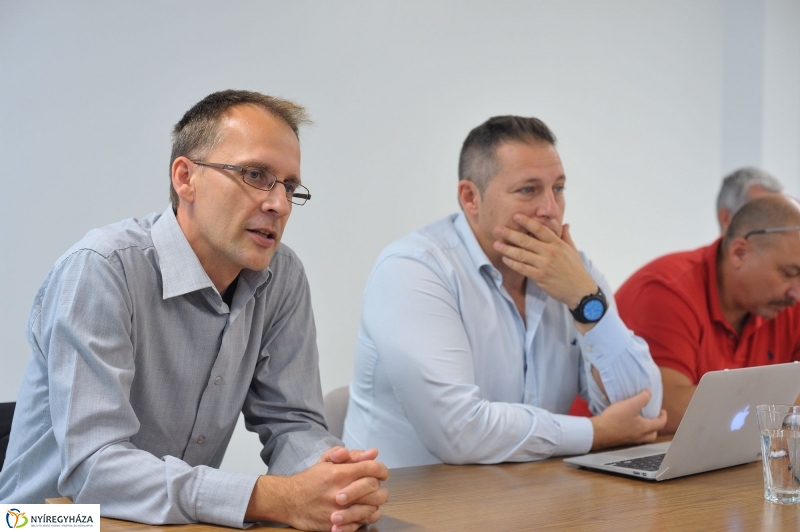 Mentőöv a kosarasoknak - fotó Szarka Lajos