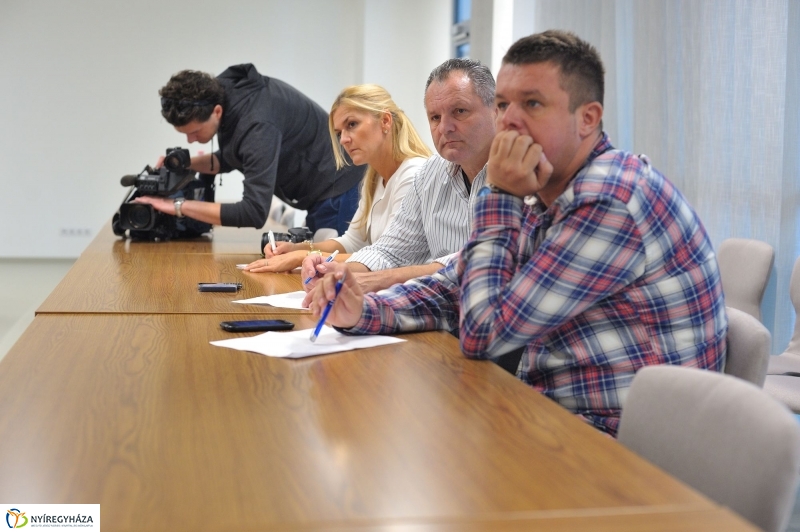 Mentőöv a kosarasoknak - fotó Szarka Lajos