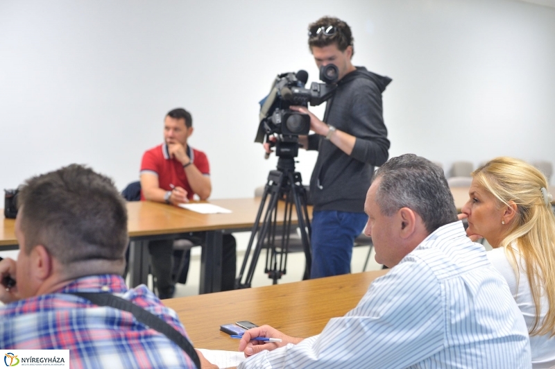 Mentőöv a kosarasoknak - fotó Szarka Lajos