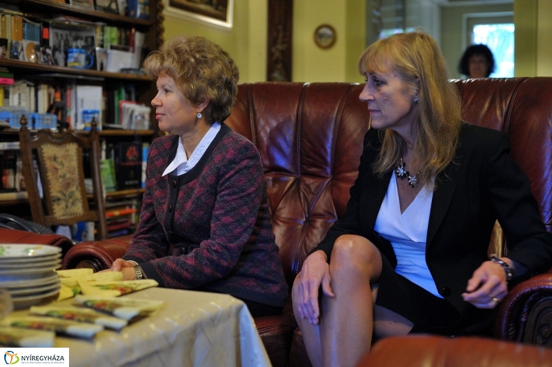 Szépkorú köszöntése Takács Károlyné - fotó Szarka Lajos