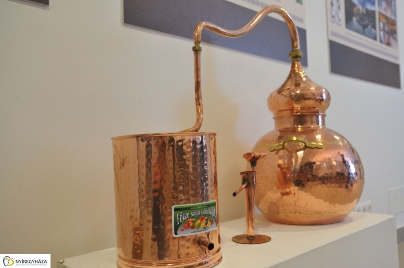 Pálinkaverseny a múzeumfaluban - fotó Szarka Lajos