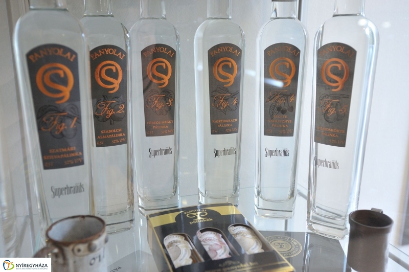 Pálinkaverseny a múzeumfaluban - fotó Szarka Lajos