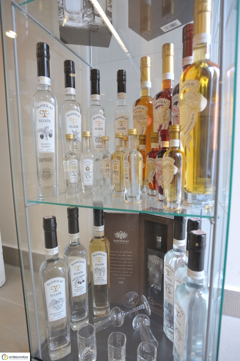 Pálinkaverseny a múzeumfaluban - fotó Szarka Lajos