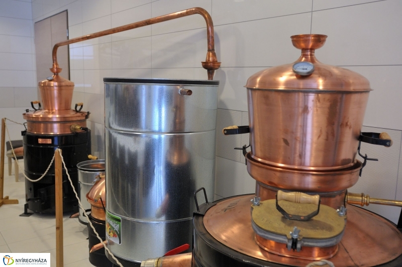 Pálinkaverseny a múzeumfaluban - fotó Szarka Lajos