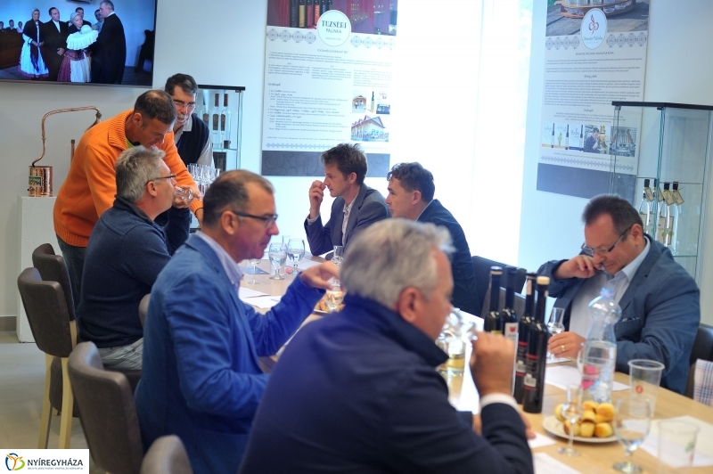 Pálinkaverseny a múzeumfaluban - fotó Szarka Lajos