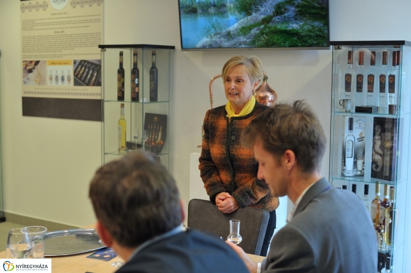 Pálinkaverseny a múzeumfaluban - fotó Szarka Lajos