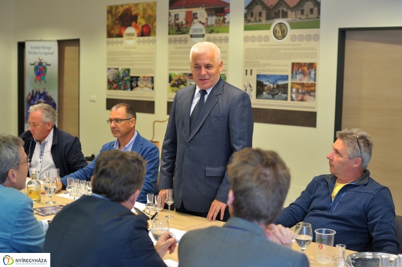 Pálinkaverseny a múzeumfaluban - fotó Szarka Lajos