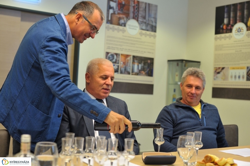 Pálinkaverseny a múzeumfaluban - fotó Szarka Lajos