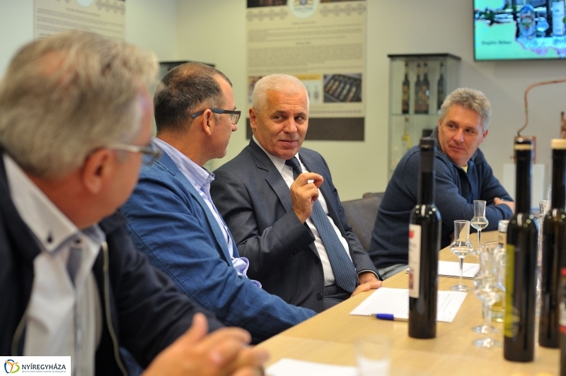 Pálinkaverseny a múzeumfaluban - fotó Szarka Lajos