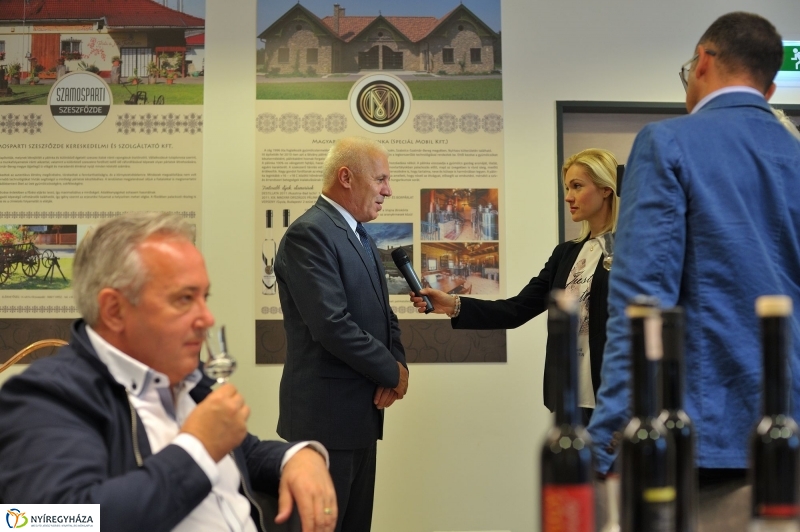 Pálinkaverseny a múzeumfaluban - fotó Szarka Lajos