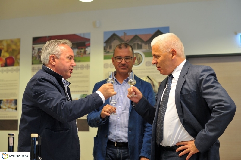 Pálinkaverseny a múzeumfaluban - fotó Szarka Lajos