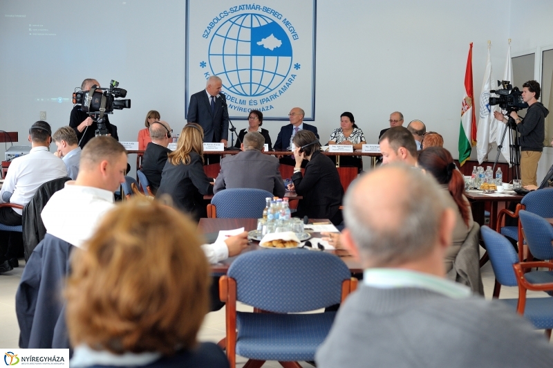 Gazdasági fórum az Iparkamarában - fotó Szarka Lajos