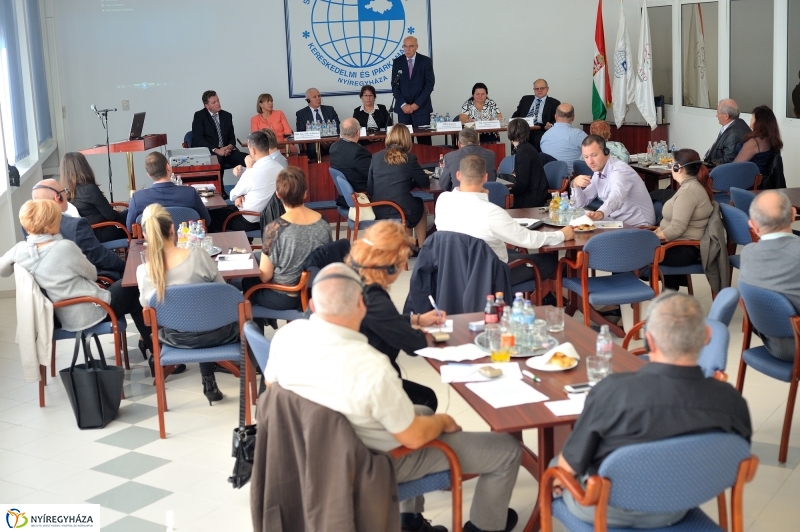 Gazdasági fórum az Iparkamarában - fotó Szarka Lajos