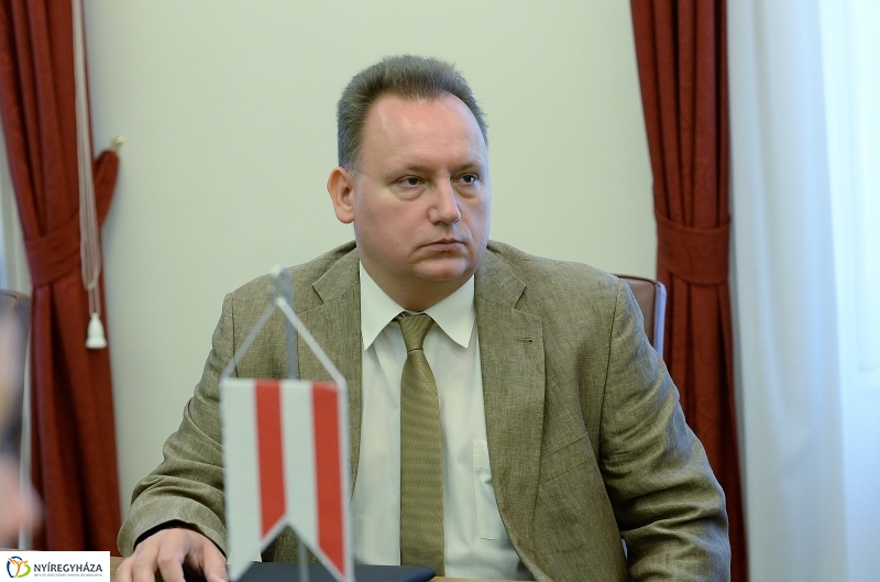 Egyetemi együttműködés aláírása