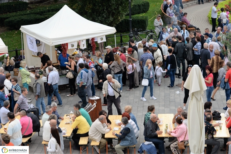 Tortavágás és eredményhirdetés a Tirpák Fesztiválon