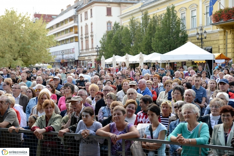 Tortavágás és eredményhirdetés a Tirpák Fesztiválon