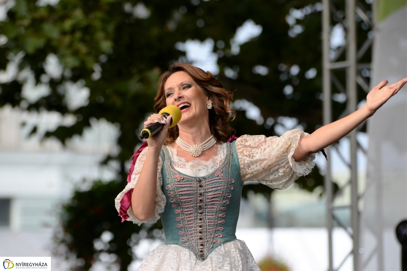 Tortavágás és eredményhirdetés a Tirpák Fesztiválon