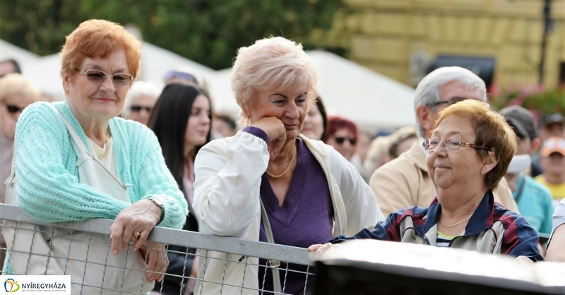 Tortavágás és eredményhirdetés a Tirpák Fesztiválon