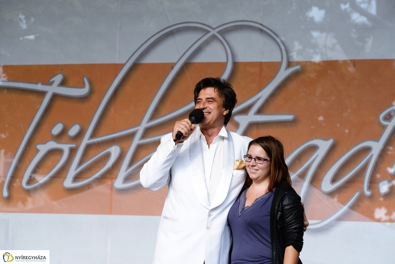 Tortavágás és eredményhirdetés a Tirpák Fesztiválon