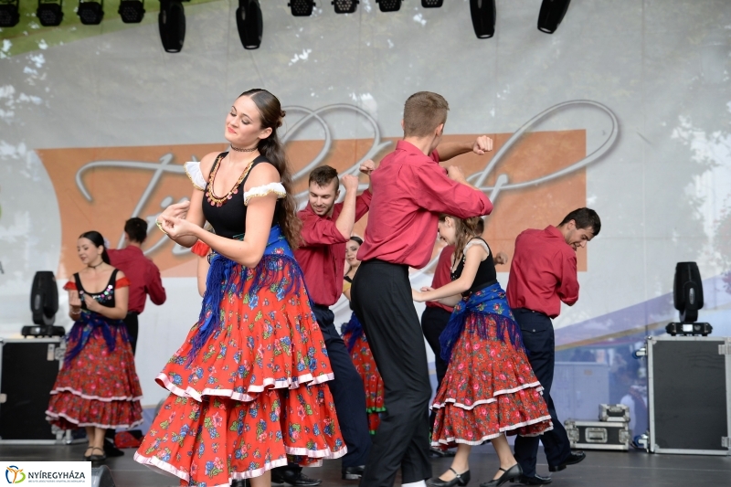 Tortavágás és eredményhirdetés a Tirpák Fesztiválon