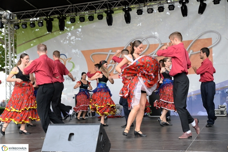 Tortavágás és eredményhirdetés a Tirpák Fesztiválon