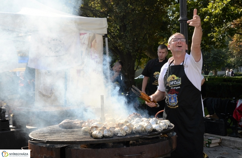 Grillbajnokság a belvárosban