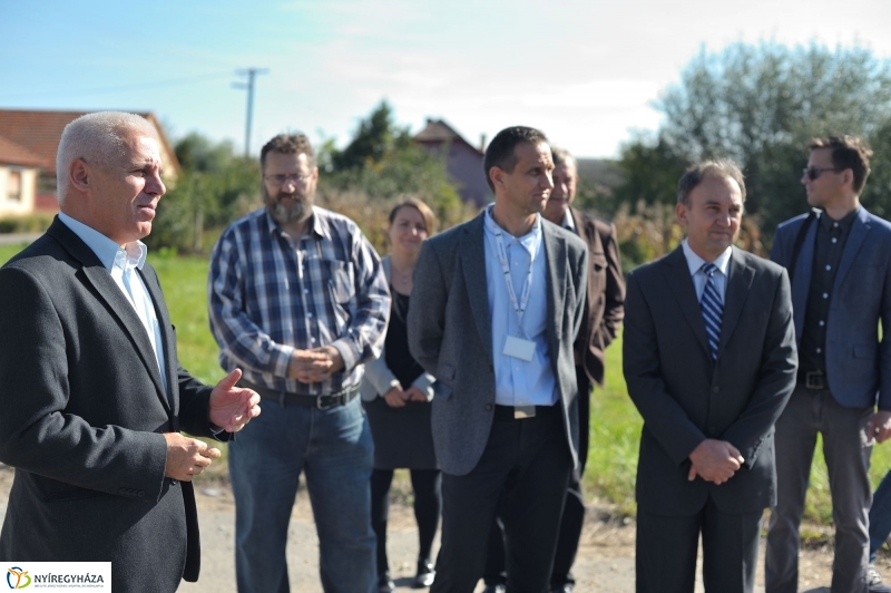 Helyszíni bejárás a Tüzér utcán - fotó Szarka Lajos