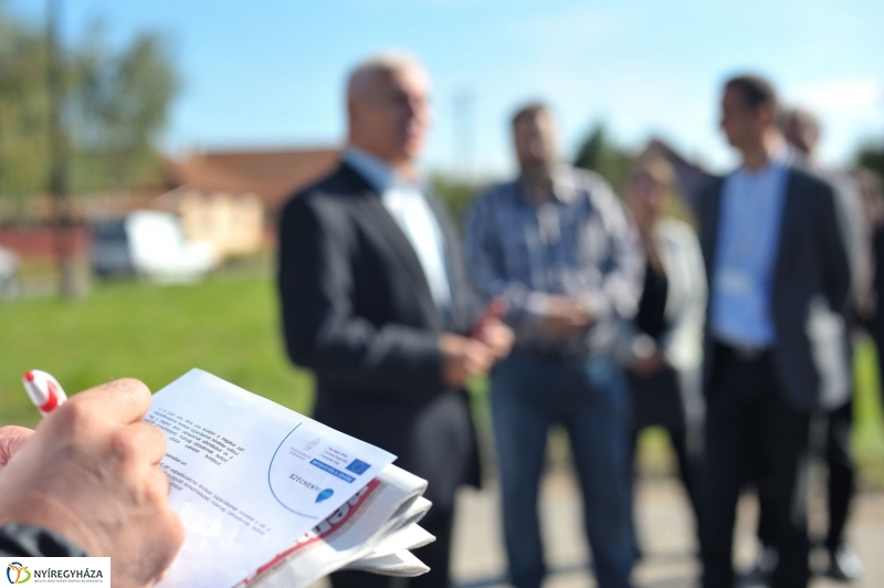 Helyszíni bejárás a Tüzér utcán - fotó Szarka Lajos