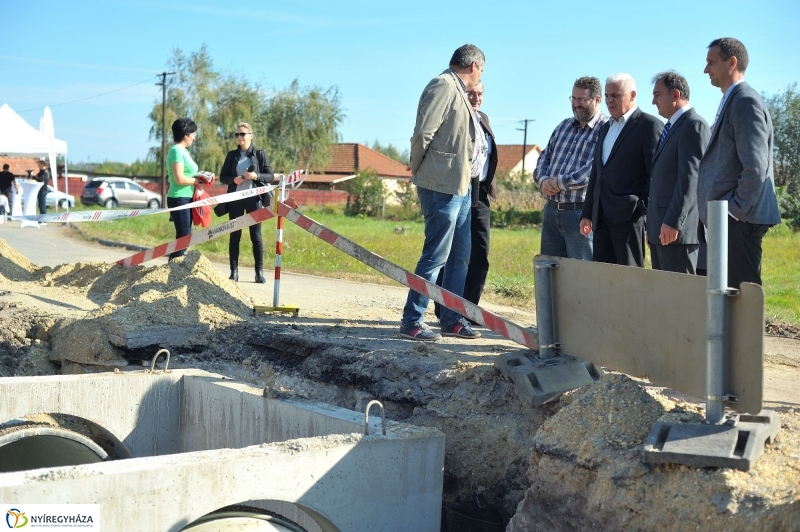 Helyszíni bejárás a Tüzér utcán - fotó Szarka Lajos