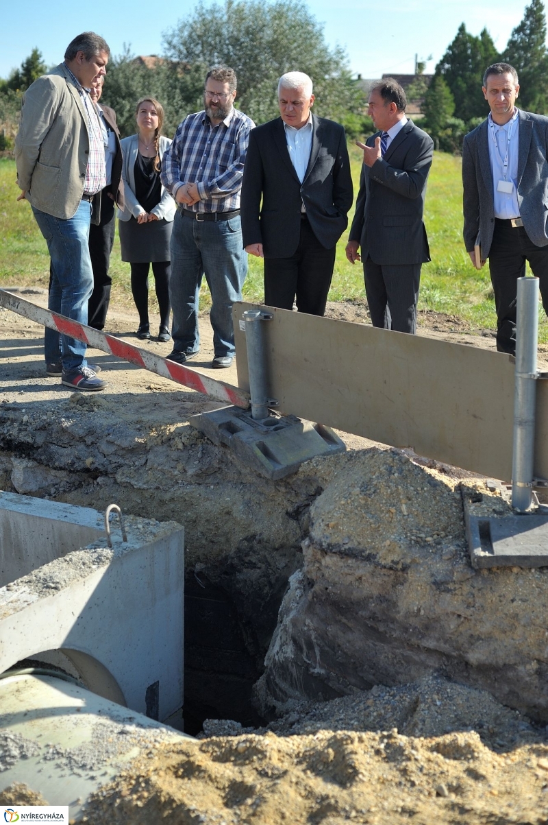 Helyszíni bejárás a Tüzér utcán - fotó Szarka Lajos