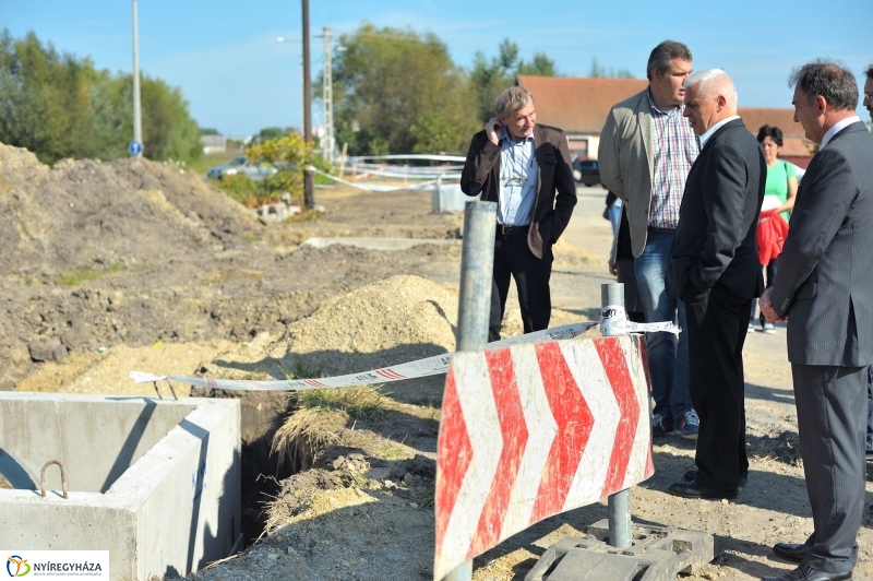 Helyszíni bejárás a Tüzér utcán - fotó Szarka Lajos