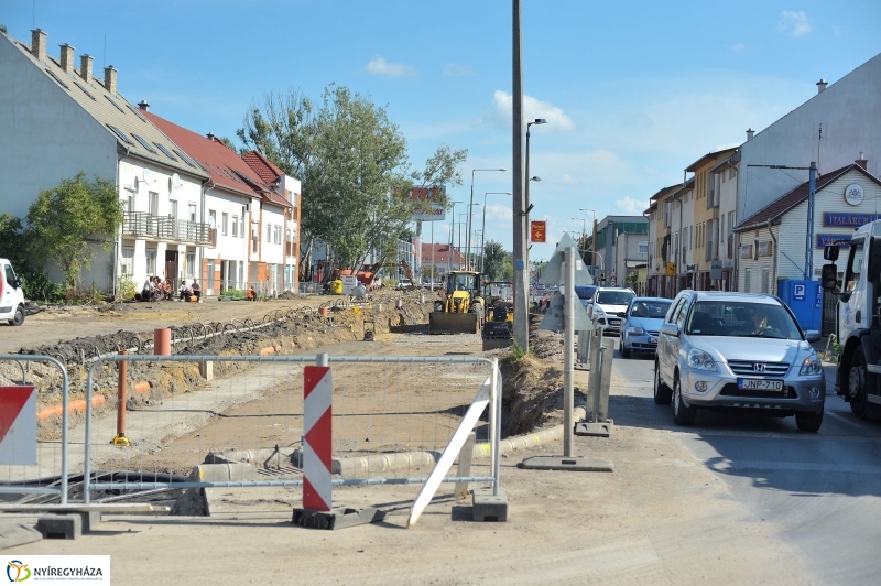 Elkezdődött a beruházás a Szegfű utcán IX - fotó Szarka Lajos