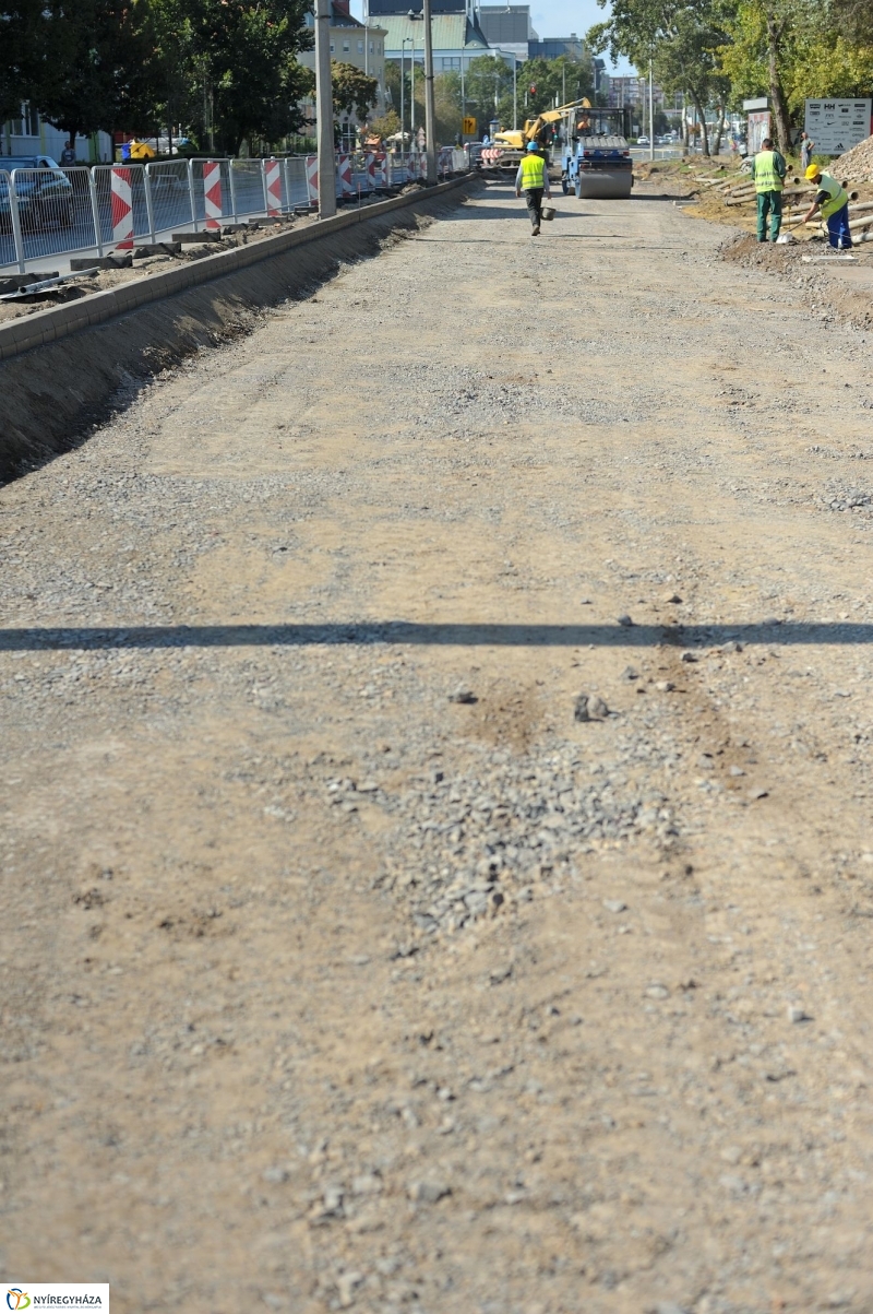 Elkezdődött a beruházás a Szegfű utcán IX - fotó Szarka Lajos