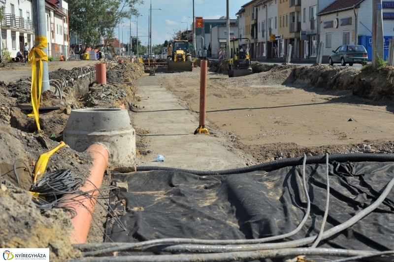 Elkezdődött a beruházás a Szegfű utcán IX - fotó Szarka Lajos
