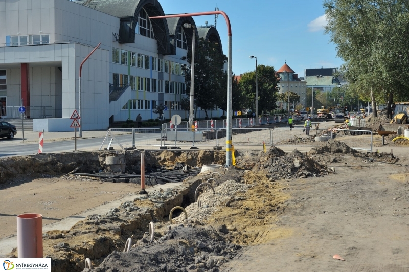 Elkezdődött a beruházás a Szegfű utcán IX - fotó Szarka Lajos
