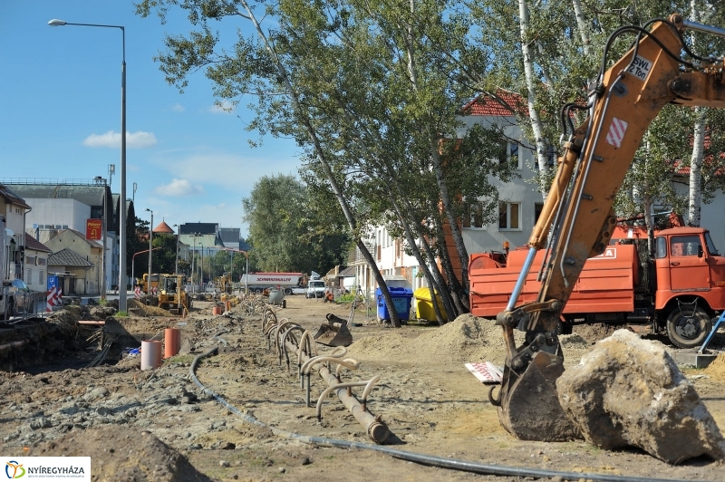 Elkezdődött a beruházás a Szegfű utcán IX - fotó Szarka Lajos
