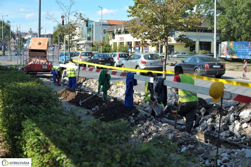 Elkezdődött a beruházás a Szegfű utcán IX - fotó Szarka Lajos