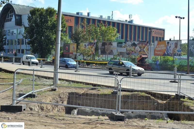 Elkezdődött a beruházás a Szegfű utcán IX - fotó Szarka Lajos