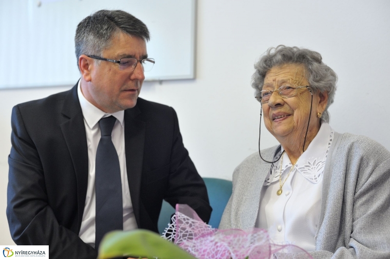 Szépkorú köszöntése Kovács Miklósné - fotó Szarka Lajos