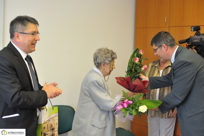 Szépkorú köszöntése Kovács Miklósné - fotó Szarka Lajos
