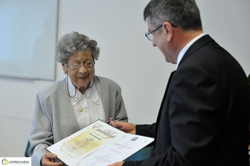 Szépkorú köszöntése Kovács Miklósné - fotó Szarka Lajos
