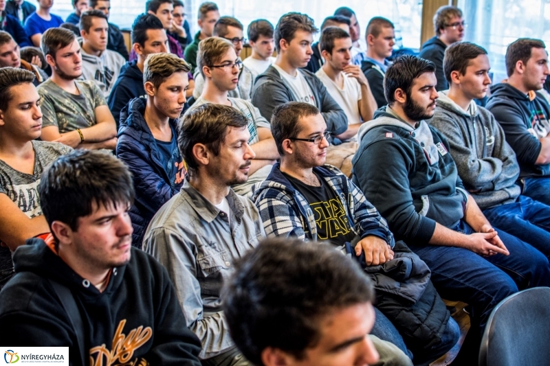 Számítógépekkel támogatják a Bánki Donát Műszaki Középiskolát