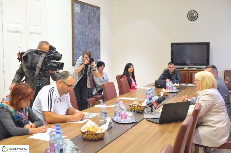 DM kezdődik a lakossági eszközosztás - fotó Szarka Lajos