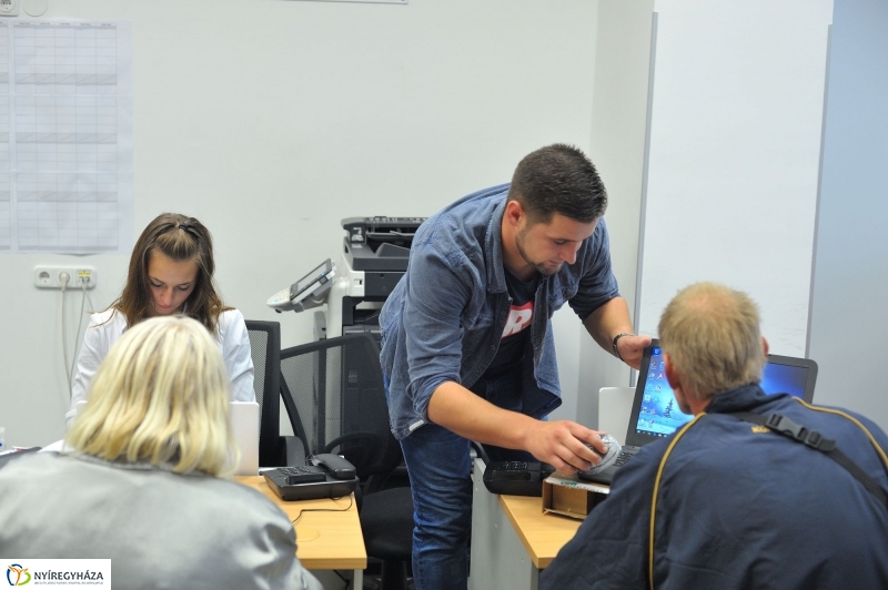 DM kezdődik a lakossági eszközosztás - fotó Szarka Lajos