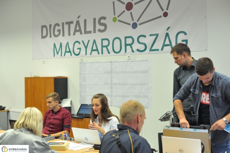 DM kezdődik a lakossági eszközosztás - fotó Szarka Lajos